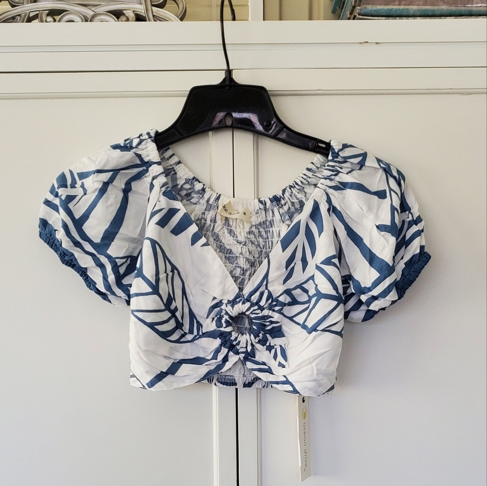 NWT Ocean Drive Puff Sleeve Crop Top